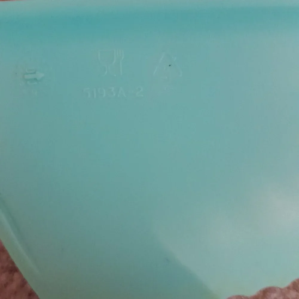 Tupperware cut serve